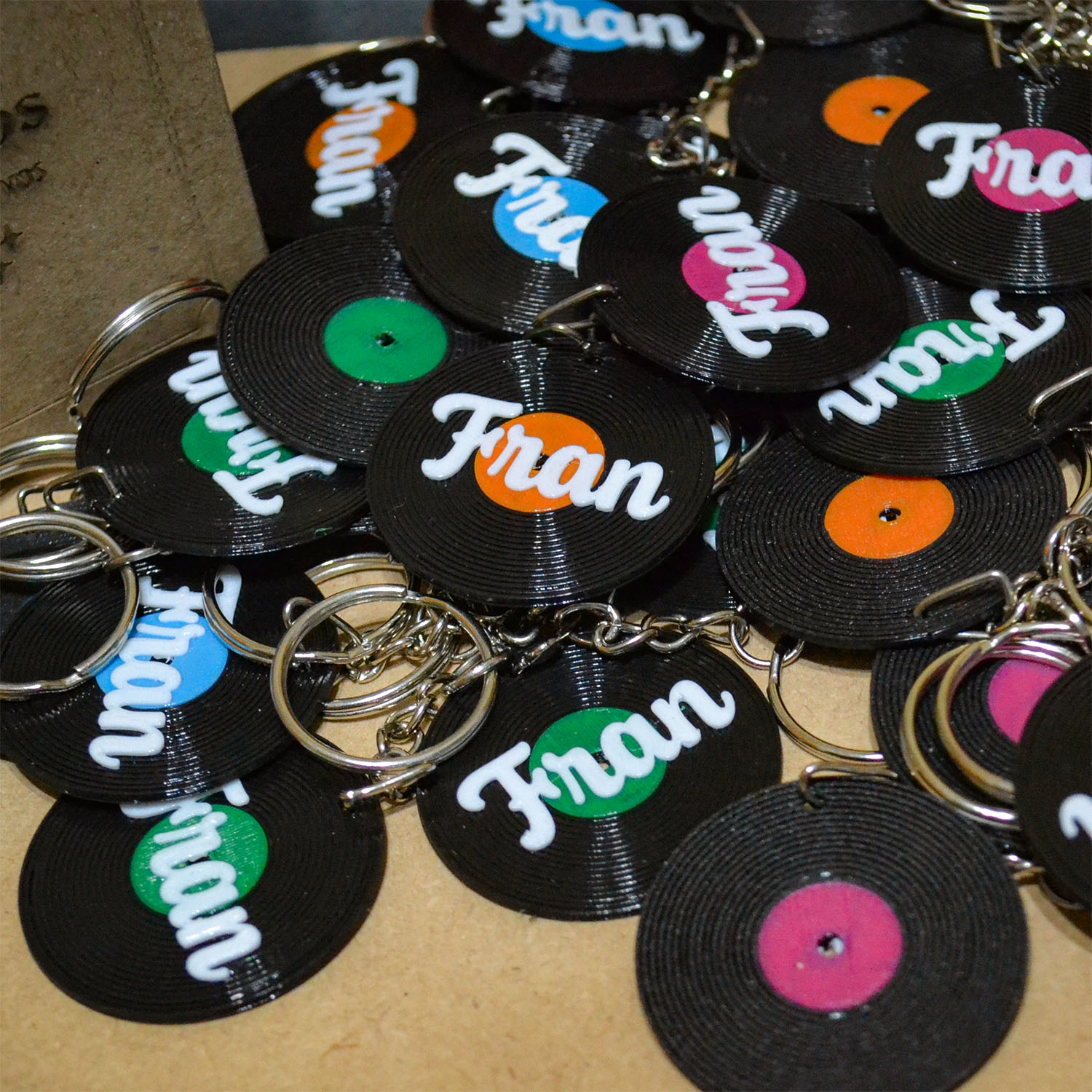 Fotos Llaveros Personalizados 3D Soraire Design Vinilos 2