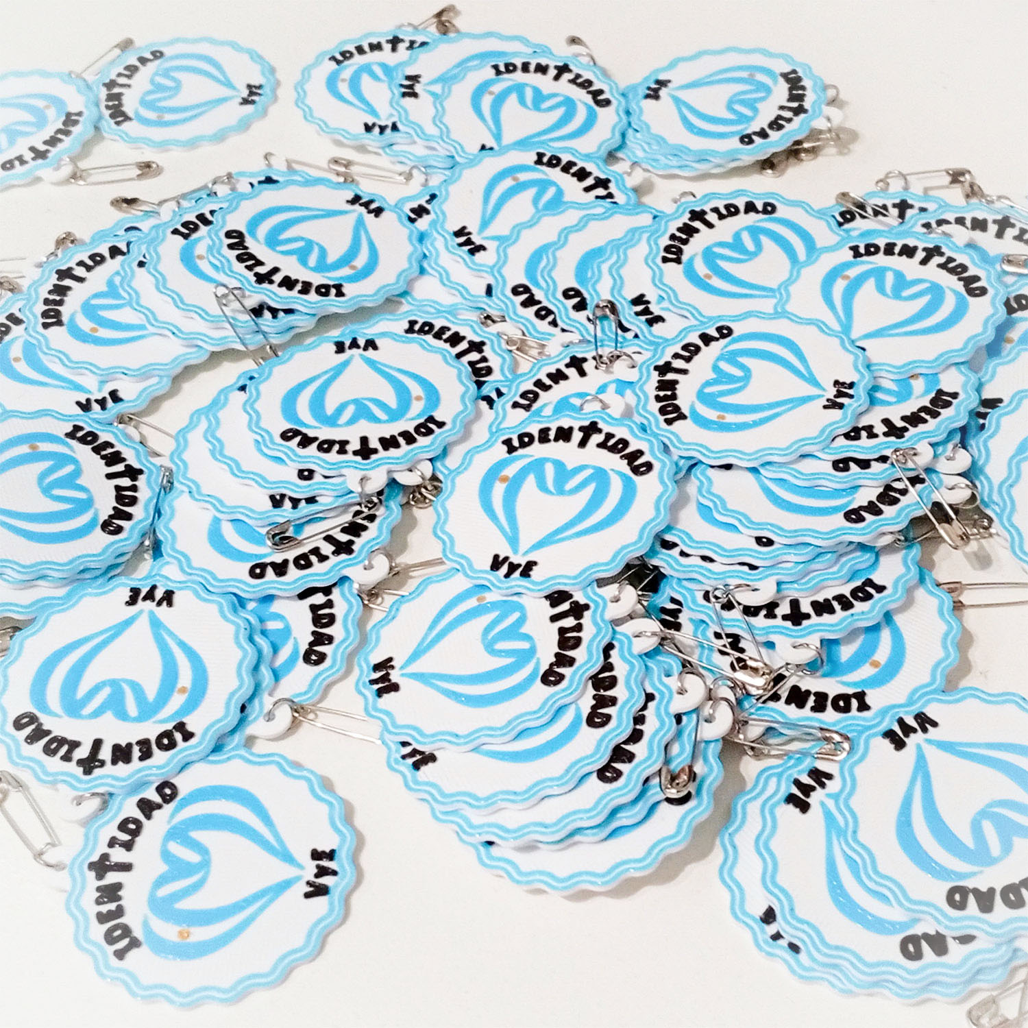 Llaveros 3D personalizados Pines Prendedores Soraire Design