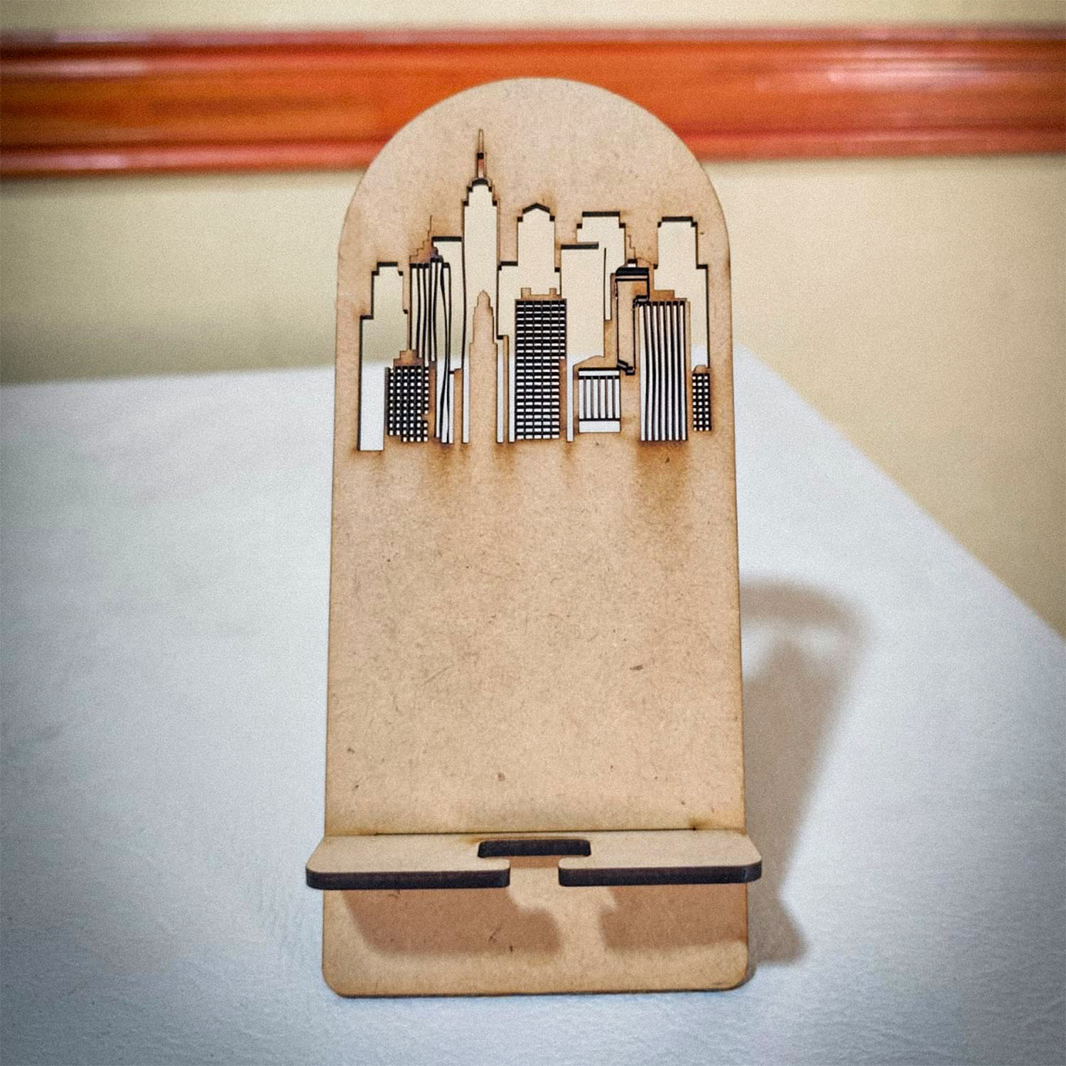 Porta celular MDF Fibrofacil Madera Corte y grabado laser personalizado DIseño Ideas Soraire Design City Skyline