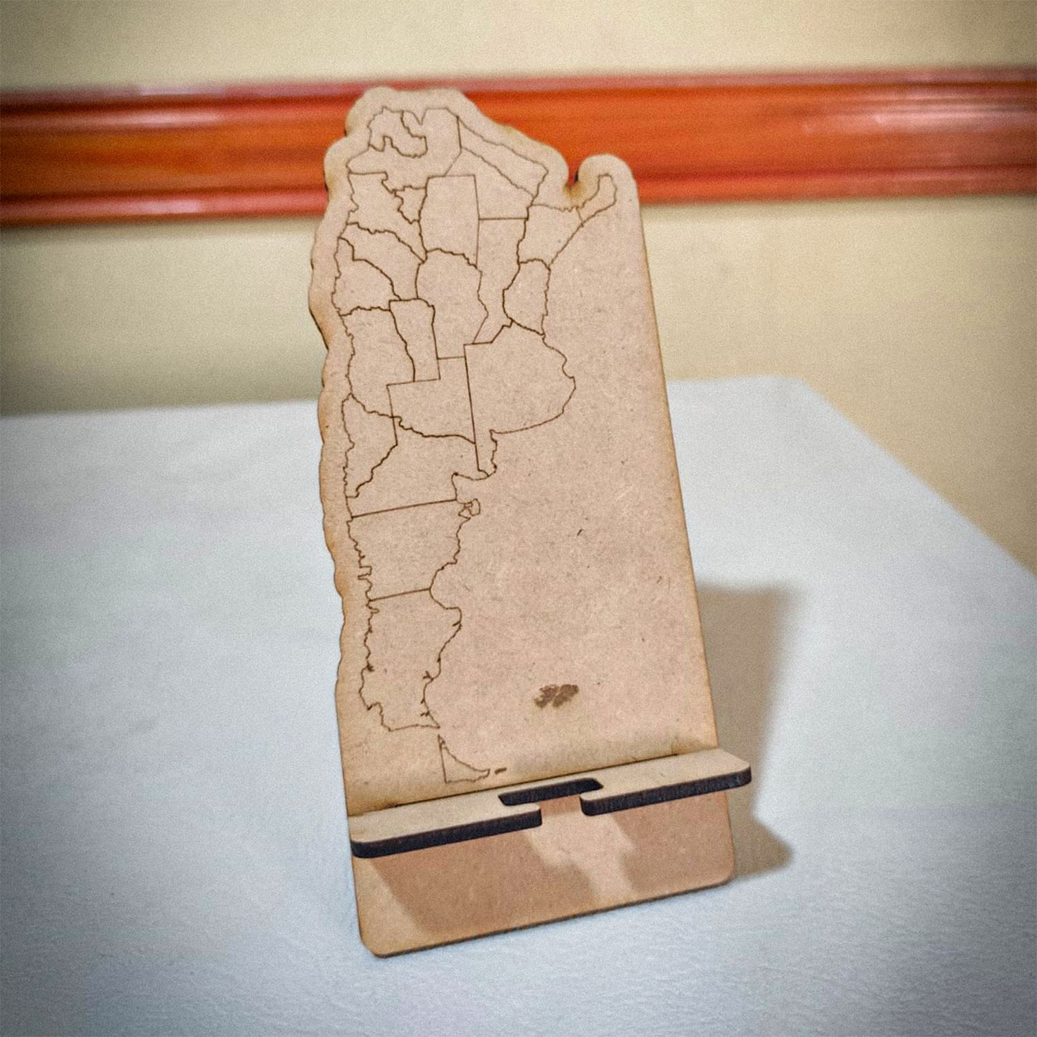 Porta celular MDF Fibrofacil Madera Corte y grabado laser personalizado DIseño Ideas Soraire Design Mapa Argentina Político