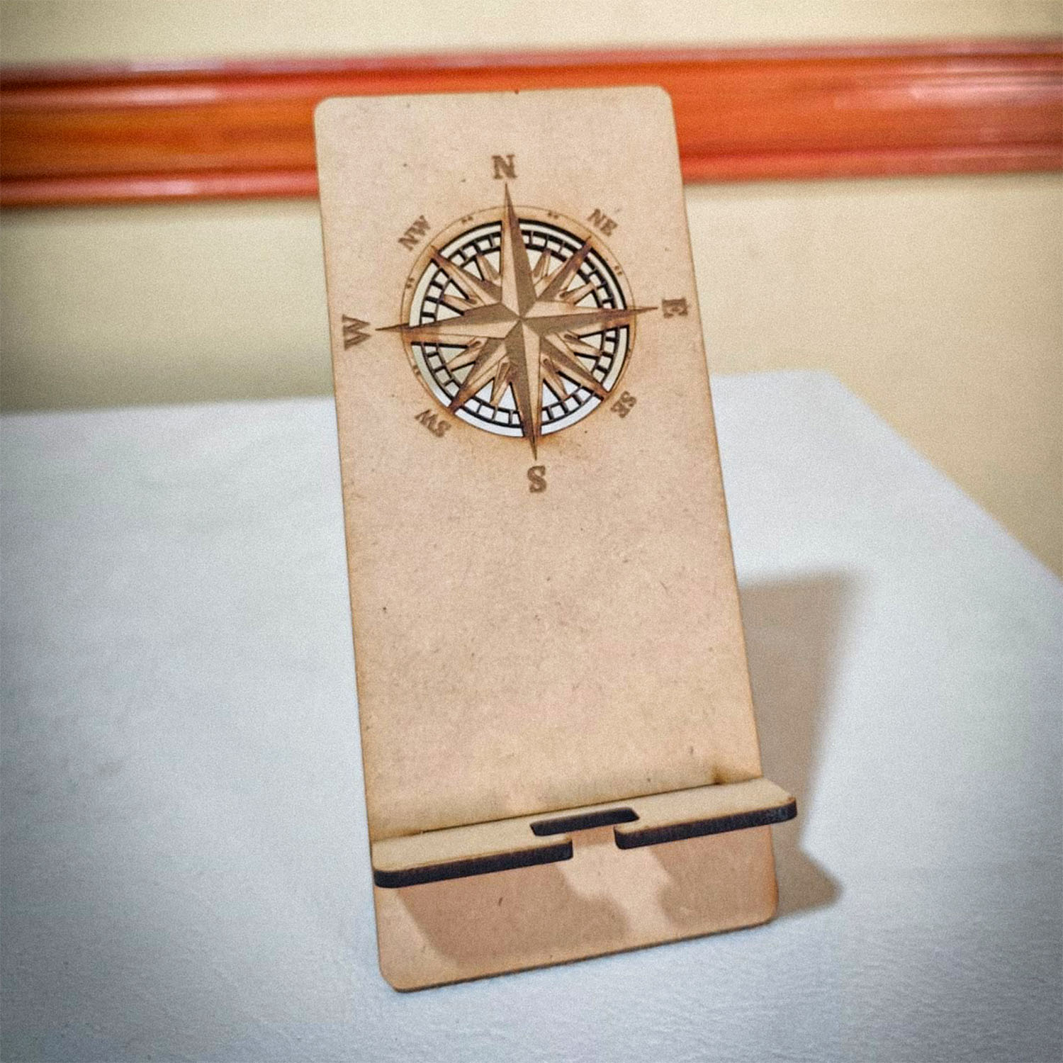 Porta celular MDF Fibrofacil Madera Corte y grabado laser personalizado DIseño Ideas Soraire Design Rosa de los vientos