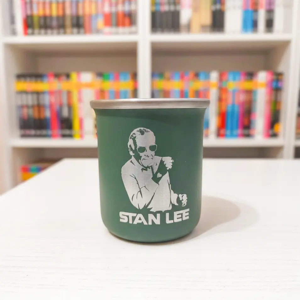 Mate termico grabado laser personalizado verde Soraire Design Stan Lee Comics Marvel
